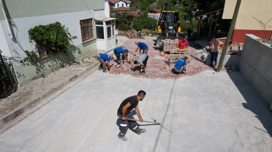 Turan Sokak'ta Parke Kaplama Çalışmalarına Başlandı