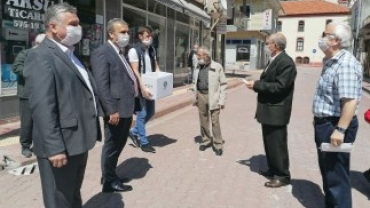 Bugün Sokağa Çıkan 65 Yaş ve Üzeri Hemşehrilerimizin Bayramını Kutladık