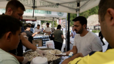 Tarihi Sınarcık Pilav Şöleni Eğitime Destek Etkinliği Düzenlendi (Video)