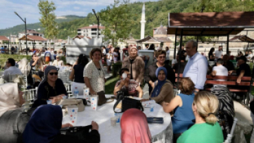 Tarihi Sınarcık Pilav Şöleni Eğitime Destek Etkinliği Düzenlendi (Video)