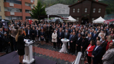 Halk Kütüphanesi ve Yabancı Dil Atölyesi Açıldı